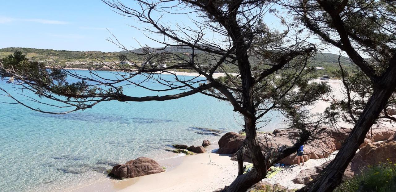 Un Angolo Di Paradiso A Pochi Passi Dal Mare Nel Villaggio Calarossa Isola Rossa Exterior photo